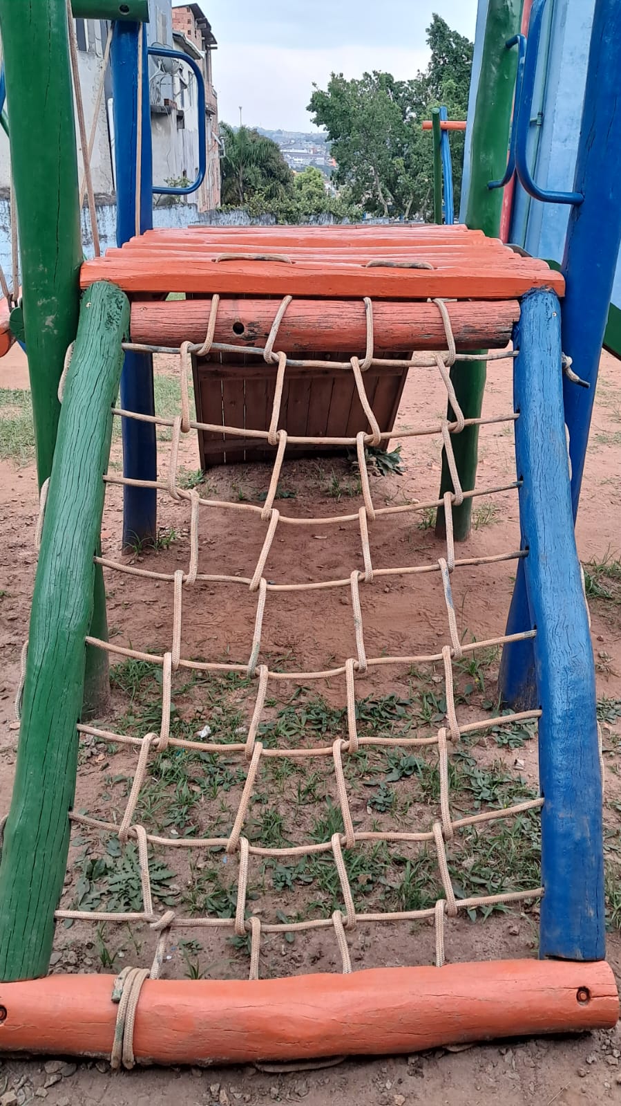 Reparos e reformas geral em parques de areia